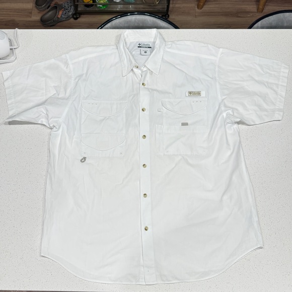 Columbia Men's White Short Sleeve Shirt - Picture 9 of 9